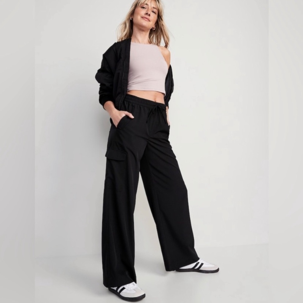 Old Navy black cargo pants size medium